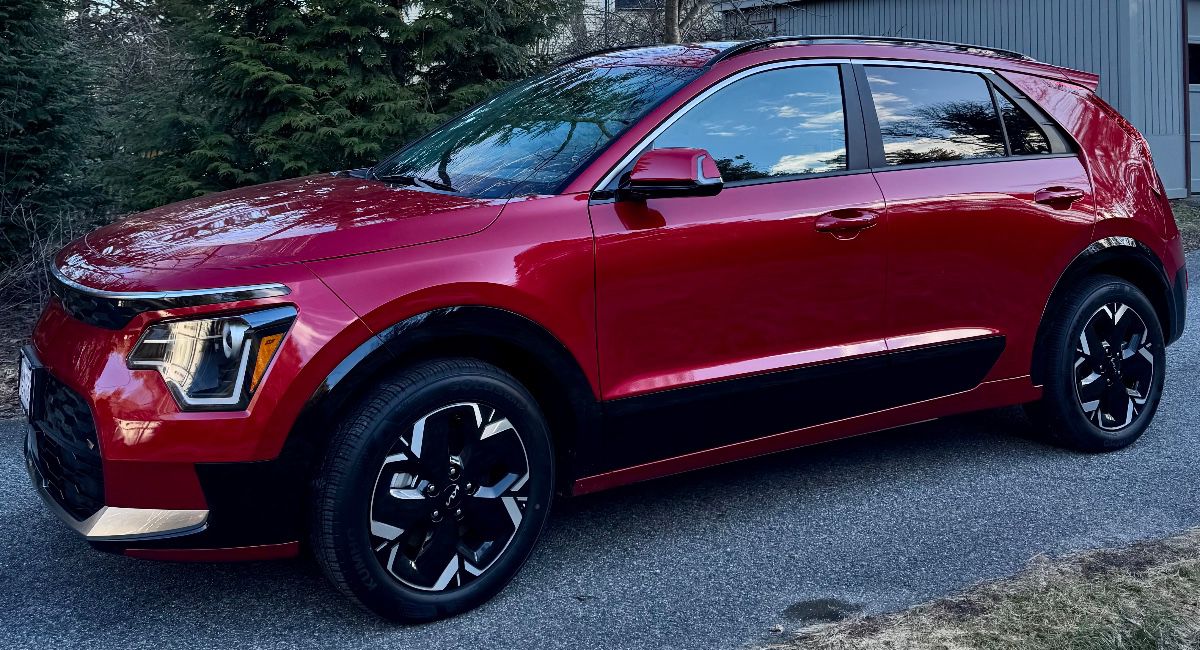 Brand New 2025 Kia Niro EV Wind - 89 Miles on Odometer!