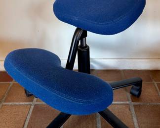 Ergonomic Kneeling Chair