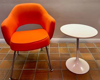 Knoll Saarinen Chair