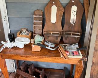 Wooden table, accessories