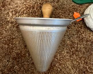 Jelly Sieve and wooden masher (no rack)