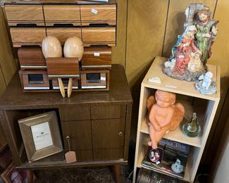 Angels, accessories, record table holder
