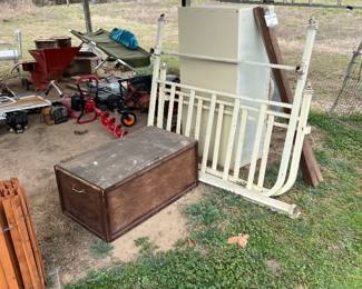 Full size bed, miscellaneous