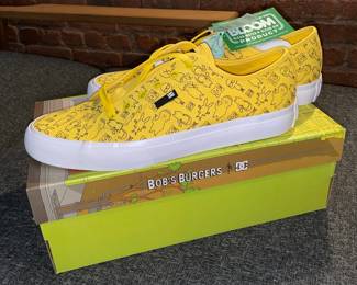 DC Bob's Burgers "Bobs Manual" (Size 12) W/ Box