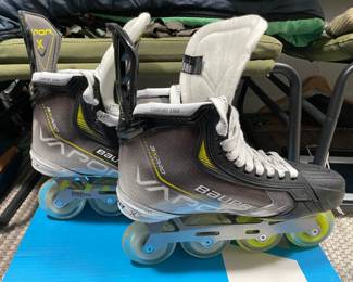 Practically BRAND NEW Bauer Vapor 3xpro Roller Hockey Skates