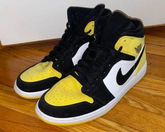 Nike Air Jordan 1 Retro Mid 852542-071 Yellow Black White (Most Likely Size 12)