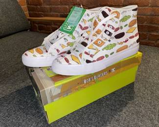 DC Bob's Burgers "Bobs Manual" (Size 12) W/ Box