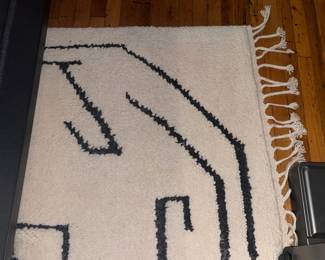 Crate & Barrel Bahillo Black & White Geometric Rug 8’ x 10’ 