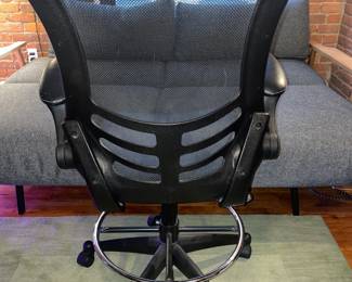 Flash Furniture Kelista Black LeatherSoft Faux Leather Mid-Back Swivel Chair W/ Flip-Up Arms 