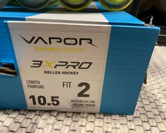 Practically BRAND NEW Bauer Vapor 3xpro Roller Hockey Skates