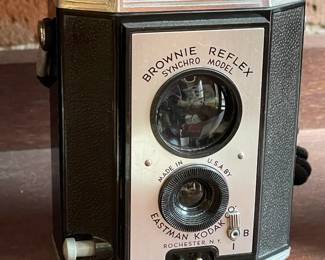 Vintage Eastman Kodak Co. Brownie Reflex Synchro Model Camera