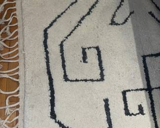 Crate & Barrel Bahillo Black & White Geometric Rug 8’ x 10’ 