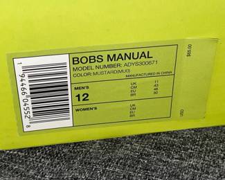 DC Bob's Burgers "Bobs Manual" (Size 12) W/ Box
