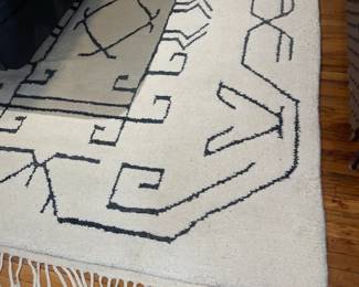 Crate & Barrel Bahillo Black & White Geometric Rug 8’ x 10’ 