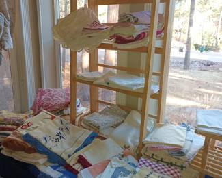 Table and kitchen linens