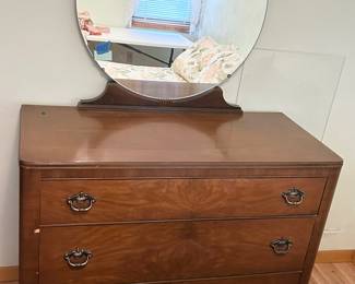 Art Deco chest with dovetail drawers