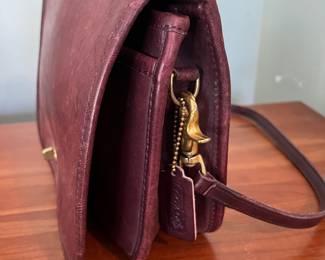 H46 - $85. Vintage 1980s/90s Coach Mahogany Leather Pocket Purse. Measures 11" wide x 2.5" deep x 8" tall. 