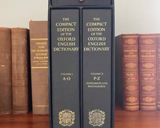 H74 - $30. 1966 Compact Oxford Dictionary Boxed set with magnifying glass. 