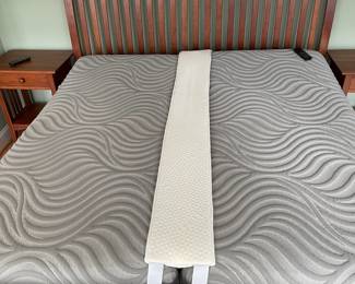 H30 - $1000. Ethan Allen "American Impressions" King Bed Frame with 2 Twin XL Adjustable Mattress Frames & Remotes. Frame measures 80" wide x 80" long x 54" tall. Gentle wear on frame - mattresses look clean! Adjustable Frames are 2020. 