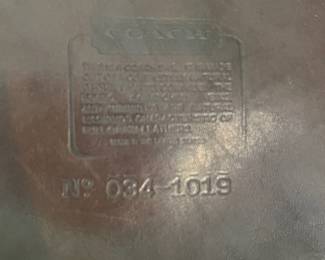 H50 - $80. Vintage 1998/Y2K Duffle Sac Bag. Mahogany Leather. 14" wide x 9.5" deep x 13" tall. 