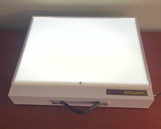 H28 - $25. Bretford Acculight - Light Box. Works!