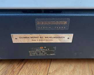 H41 - $180. Olympia 1970s SM9 Deluxe Typewriter. Wide Carriage with Case. Works. 