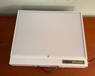 H28 - $25. Bretford Acculight - Light Box. Works!