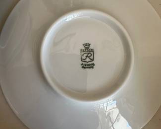H89 - $40. 6 Cups & Saucers. Retsch Arzberg Germany. Colors are bright - excellent condition. 