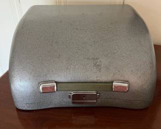 H6 - $180. Green 1950s Olympia SM3 Portable Manual Typewriter & Carrying Case. No stuck keys. 