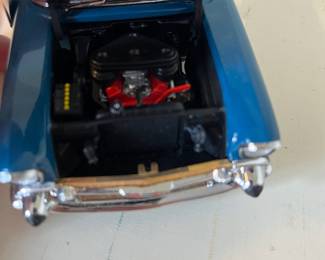 H64 - $20. Danbury Mint 1:24 1957 Chevy Bel-Air Convertible in Blue Metal Die Cast Car. 