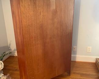 H1 - $250. "Shaker Sampler Collection" by Jamestown Sterling. 7 Drawer Chest of Drawers. Solid wood. All drawers slide as they should! Measures 36" wide x 18" deep x 53" tall. Has some scratches - see photos. 