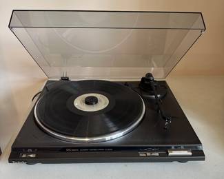 H76 - $75. Technics SL-BD20D Turn Table. All pieces appear to be in good condition and it works!