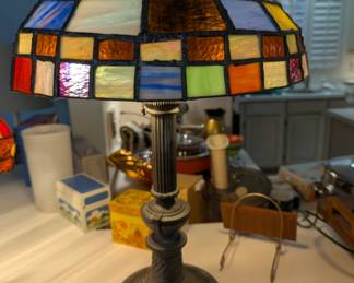 Tiffany style stained glass table lamp