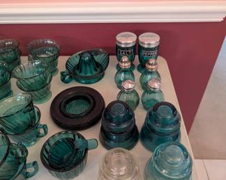 Huge collection of 1930's Jeannette Glass "swirl" pattern Teal Green Blue Depression Glass