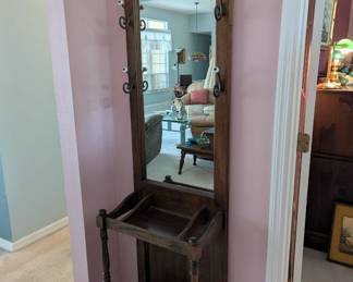 Pulaski furniture solid wood hall tree