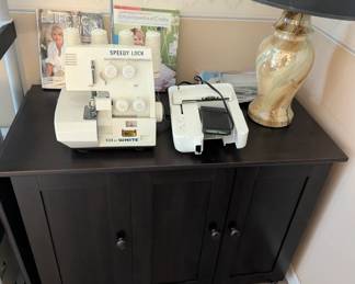 Speedy Lock Sewing Machine w/ Detachable embroidery unit