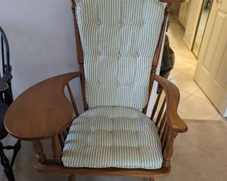 Rare! Heywood Wakefield maple teachers arm chair also known as Colonial Windsor reading/writing chair