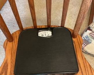 VTG BATHROOM SCALES