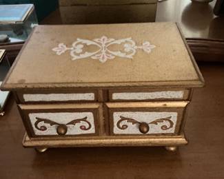 FLORENTINE STYLE MUSIC/JEWELRY BOX