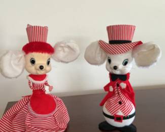 VTG HANDCRAFTED MOUSE XMAS FIGURES