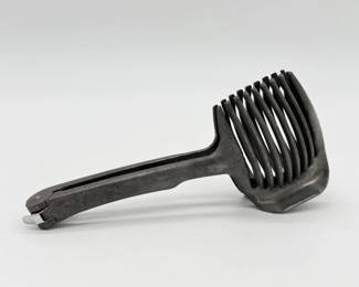 131 VintageHandheldSlicerTool