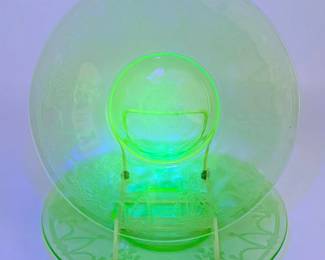 16 VintageAnchorHockingCameoGreenUraniumGlassPlates