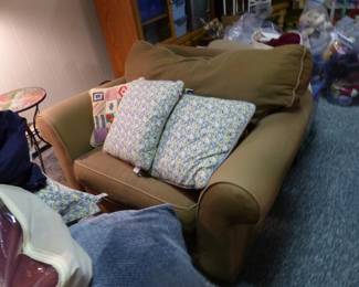 Oversized accent chair