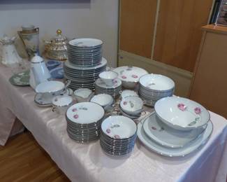 Hutschenreuther dinnerware set, bric-a-brac