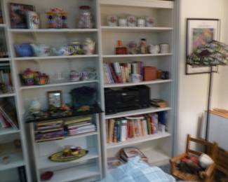 Books, bric-a-brac & collectibles