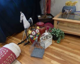 Coffee table, bric-a-brac, mirror