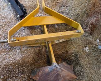 CountyLine 3-Point Middle Buster Plow