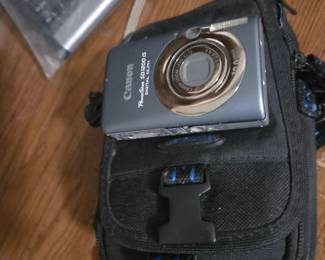 Canon PowerShot SD1200 IS DIGITAL ELPH Camera