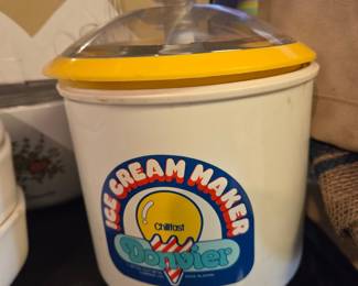 Donvier Chillfast 2-pint Ice Cream Maker