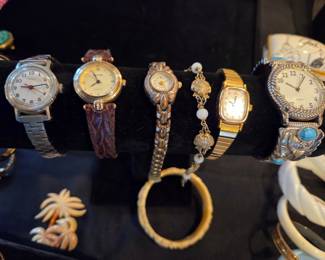 Assorted Women's Quartz Wristwatches